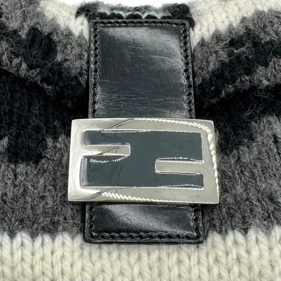Fendi Patterned Wool Knint Baguette Bag - Picture 5 of 8